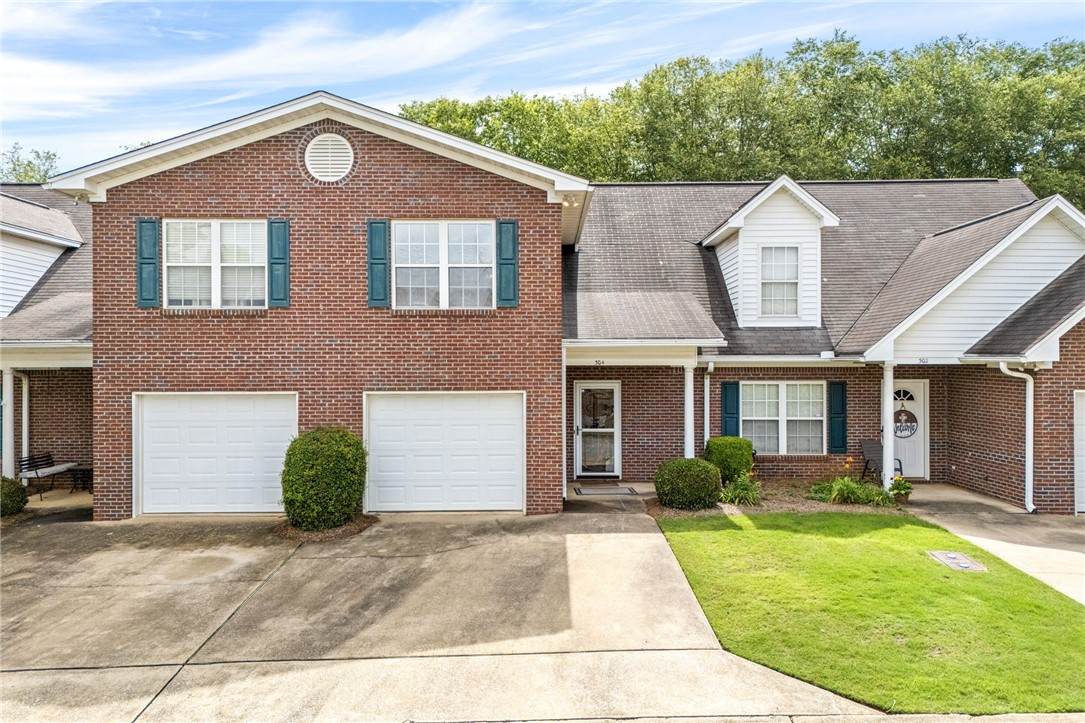 2428 University Drive - Photo 1
