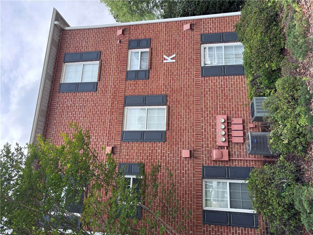 144 University Drive - Photo 1