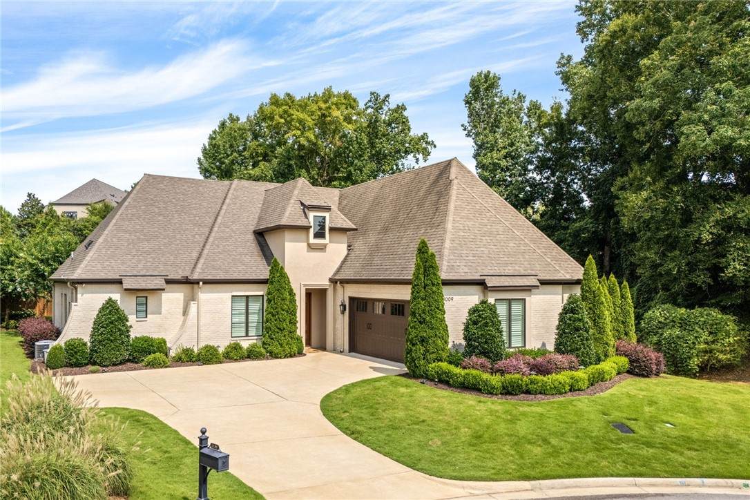 1009 Fairview Lane - Photo 1