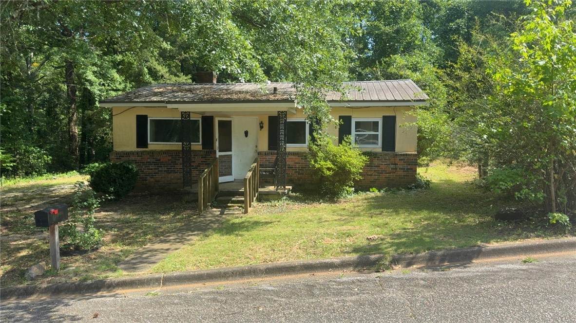 745 Carver Avenue - Photo 1
