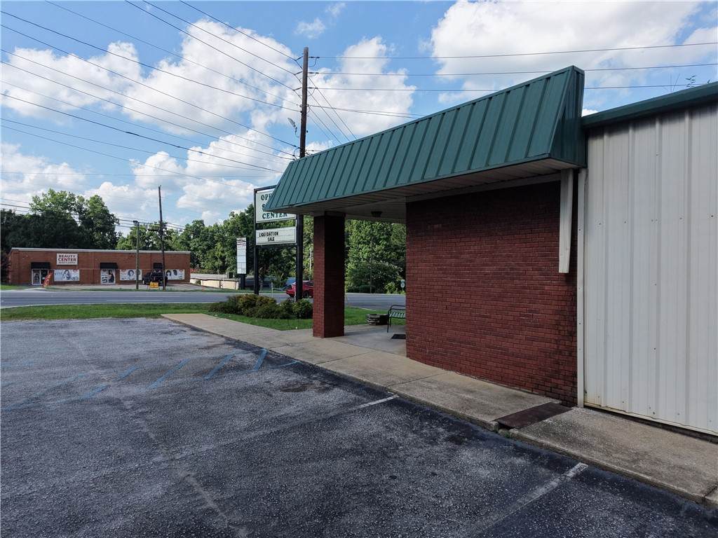 https://bt-photos.global.ssl.fastly.net/leecounty/orig_boomver_1_182516-2.jpg