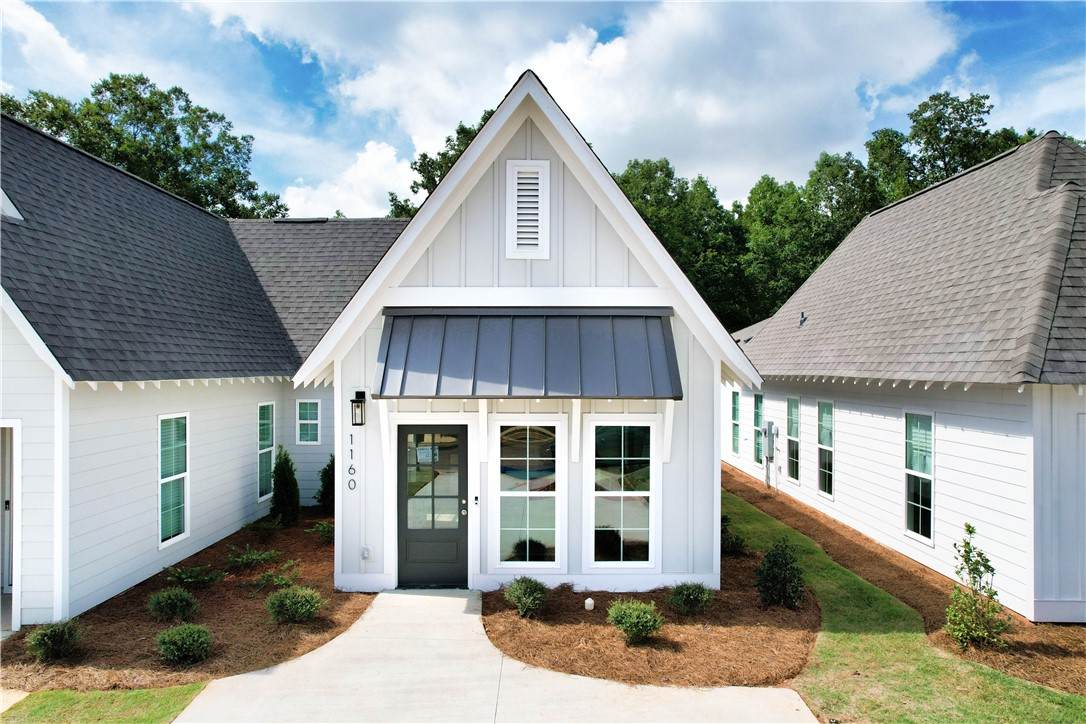 1160 Burrow Circle - Photo 1