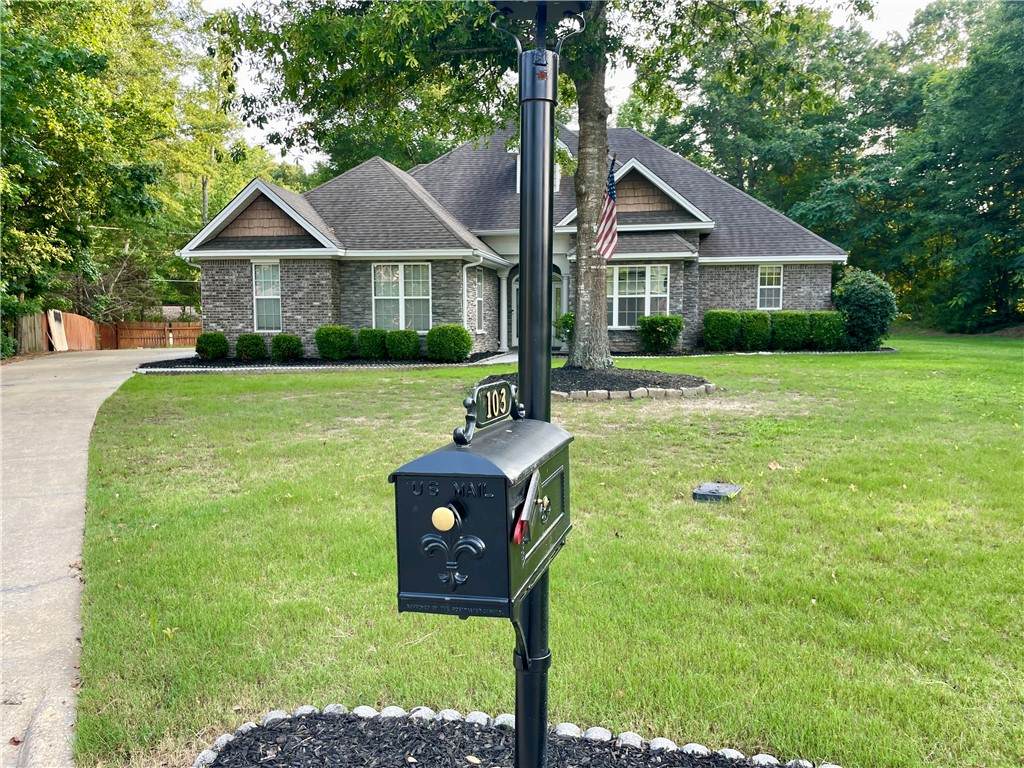 103 Tallyho Court - Photo 1