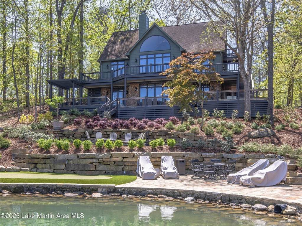 522 Ridgeway Drive - Photo 1