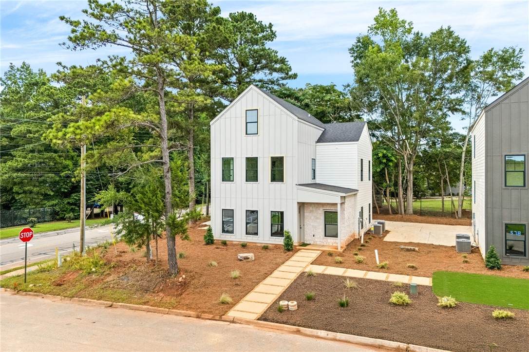 580 Pride Avenue - Photo 1