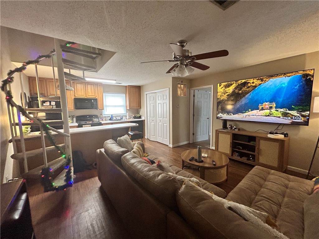 528 Genelda Avenue - Photo 1