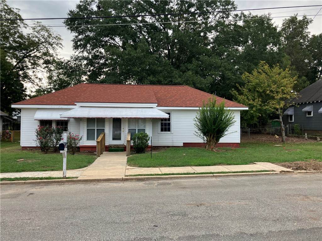 905 7TH Avenue - Photo 1