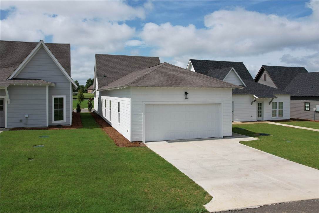https://bt-photos.global.ssl.fastly.net/leecounty/orig_boomver_1_180095-2.jpg