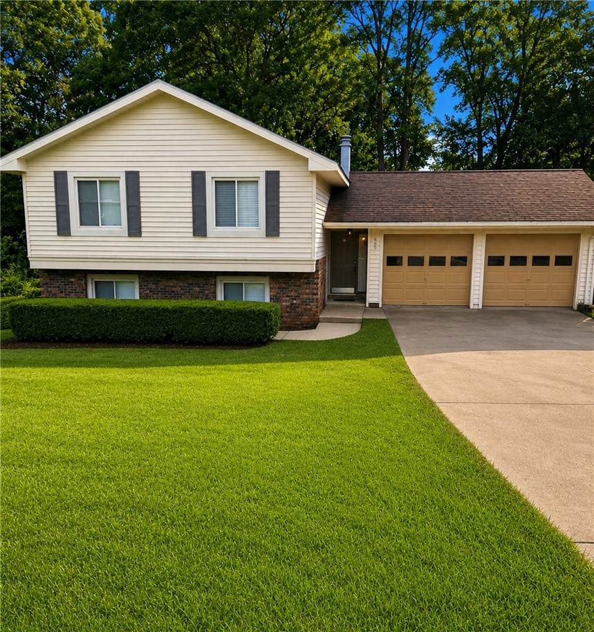 407 Watkins Avenue - Photo 1