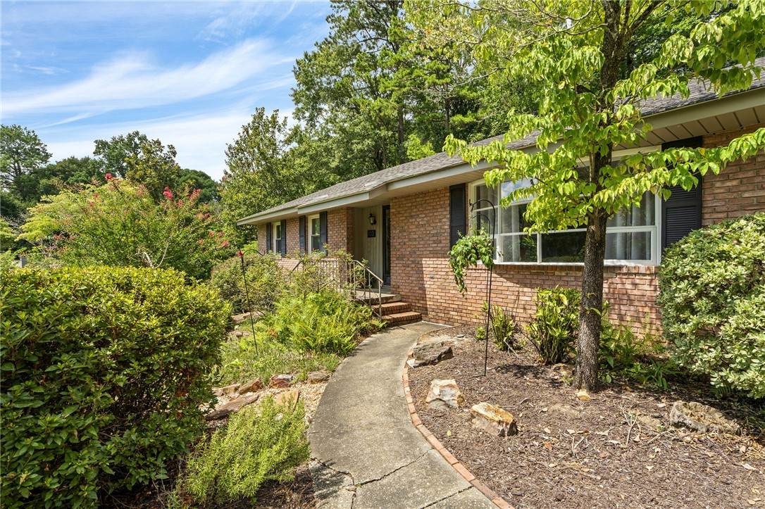 703 Brenda Avenue - Photo 1