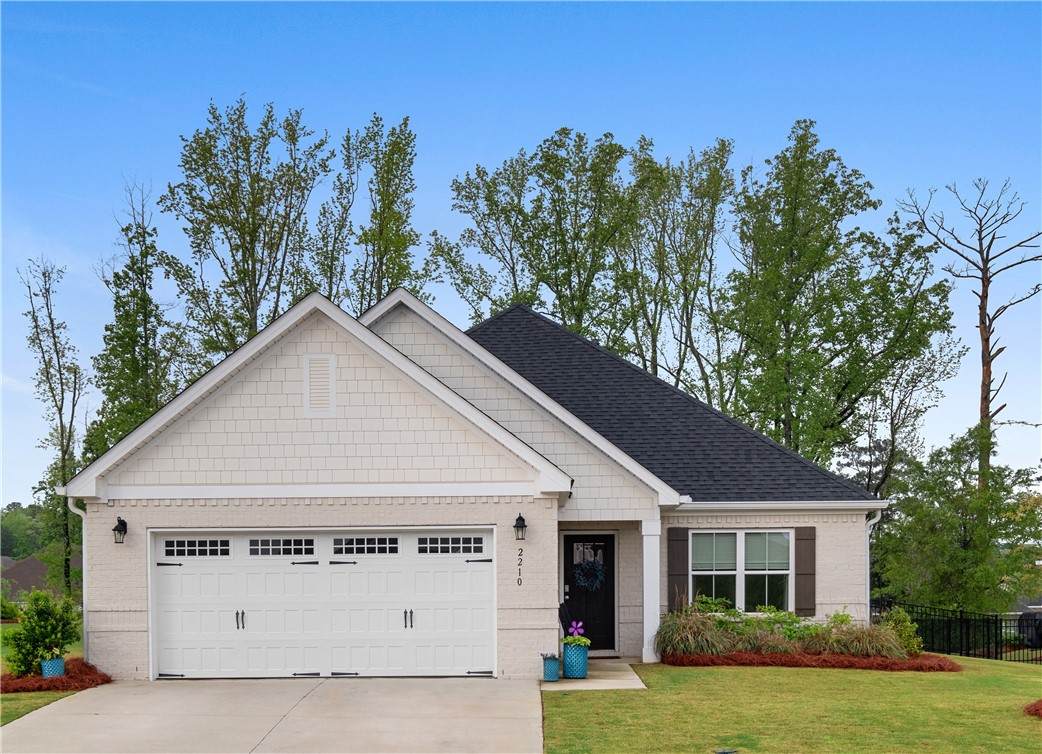 2210 Lakeview Drive - Photo 1