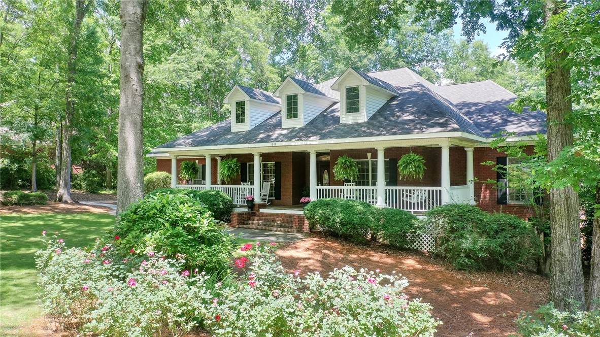 1849 Stoneridge Drive - Photo 1