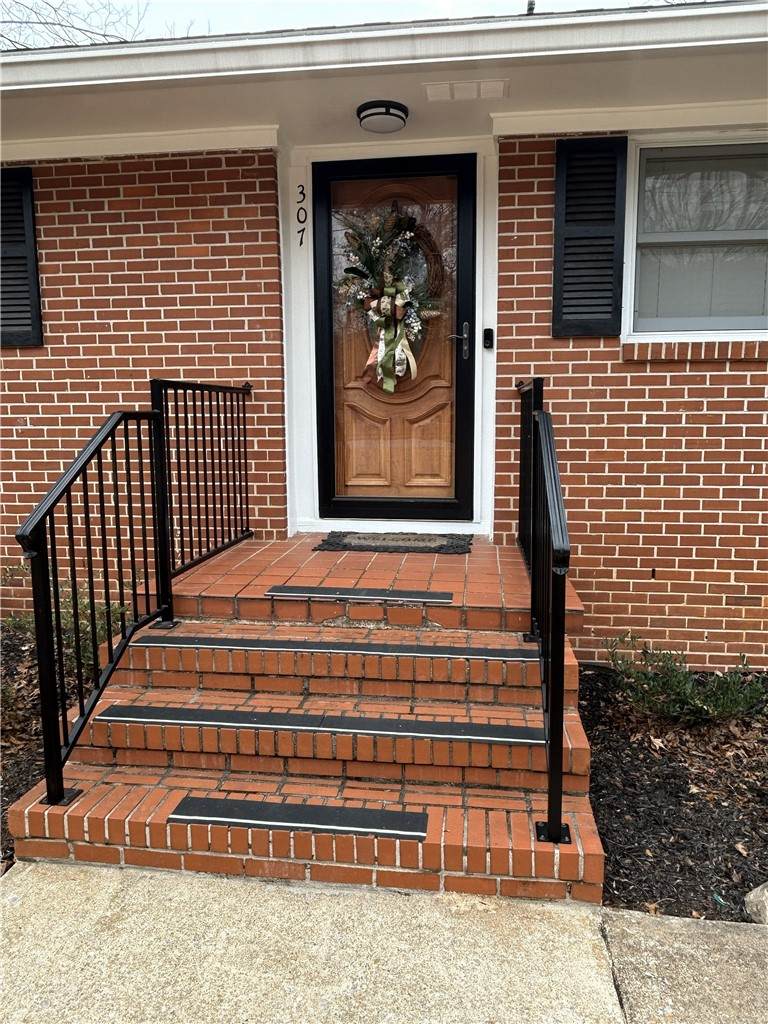 https://bt-photos.global.ssl.fastly.net/leecounty/orig_boomver_3_178212-2.jpg