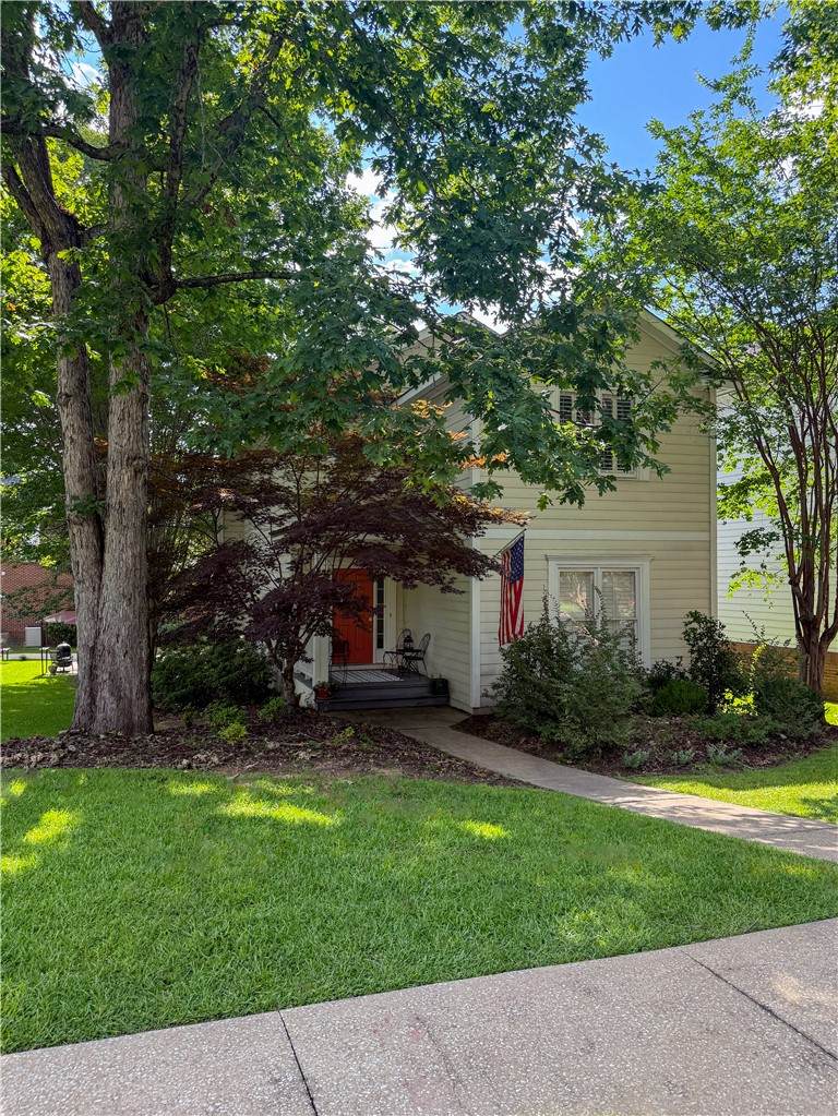 125 Charleston Place - Photo 1