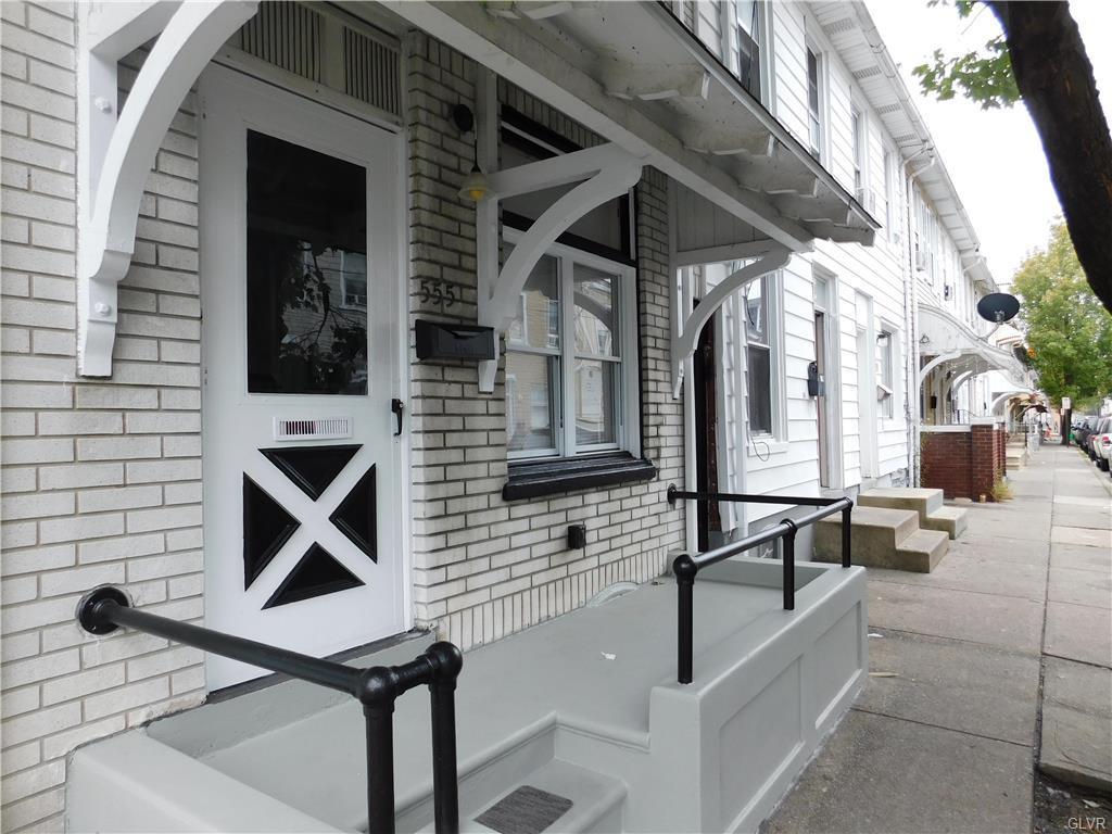 555 Park Street - Photo 1