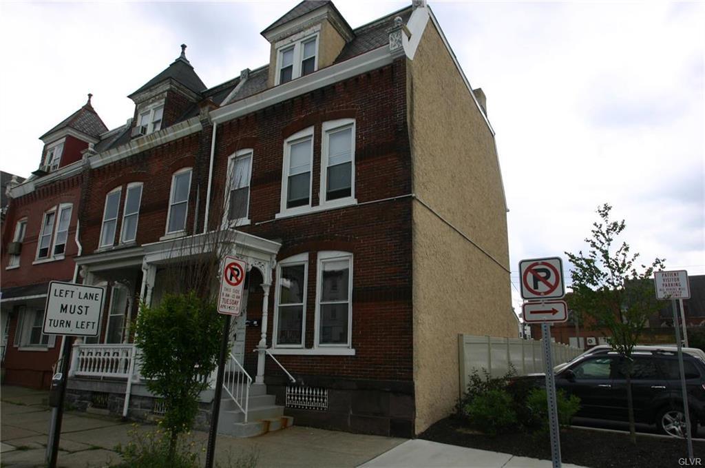 317 Broad Street - Photo 1