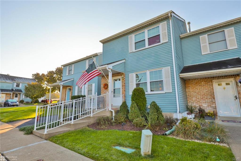 2 Princeton Court - Photo 1