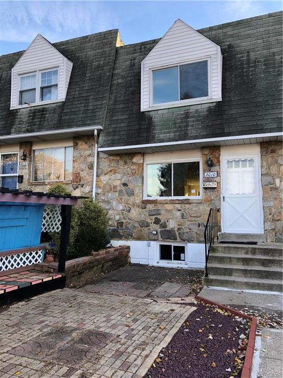 2010 Hall Street - Photo 1