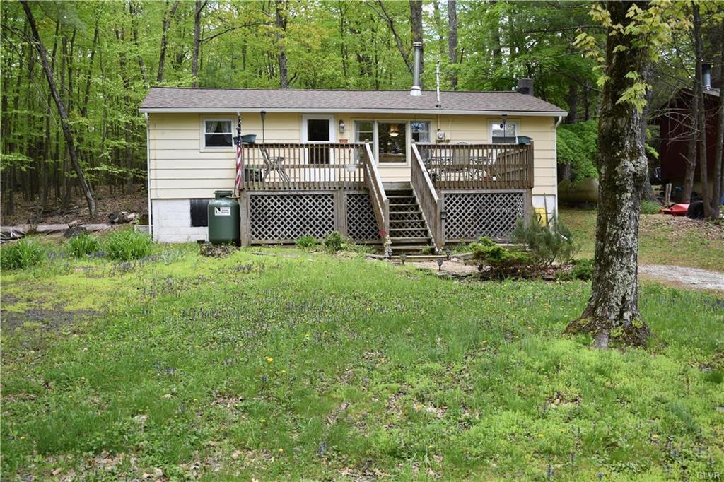 128 Lakeview Drive - Photo 1