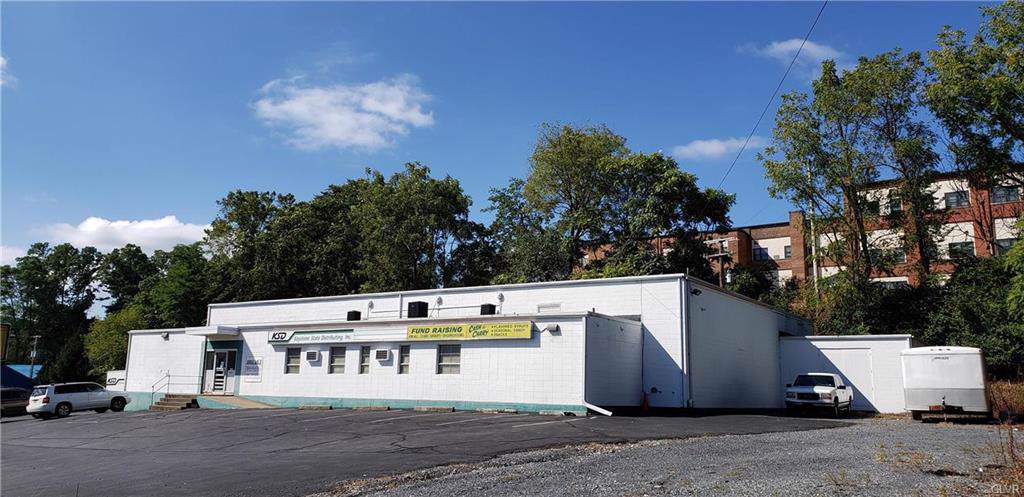 845 Stefko Blvd - Photo 1