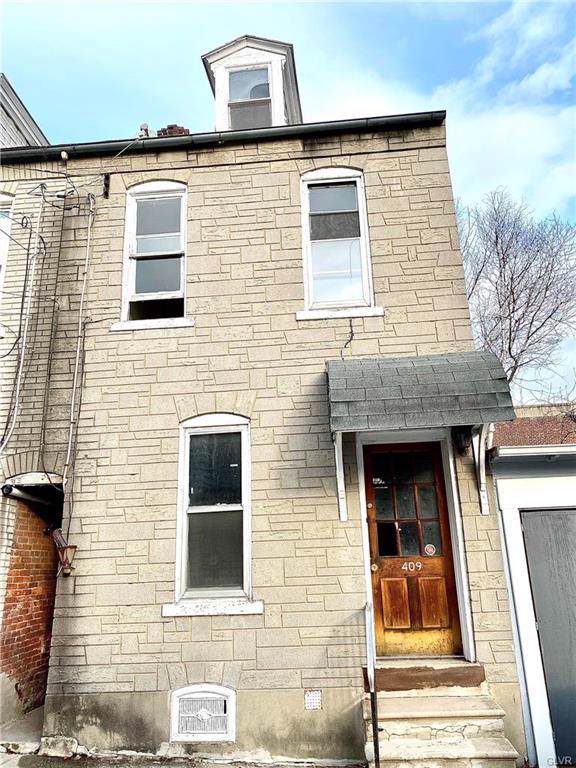 409 Hall Street - Photo 1