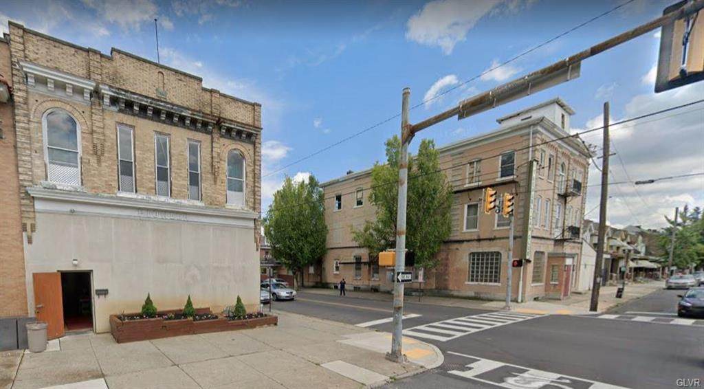 701 8th Street - Photo 1