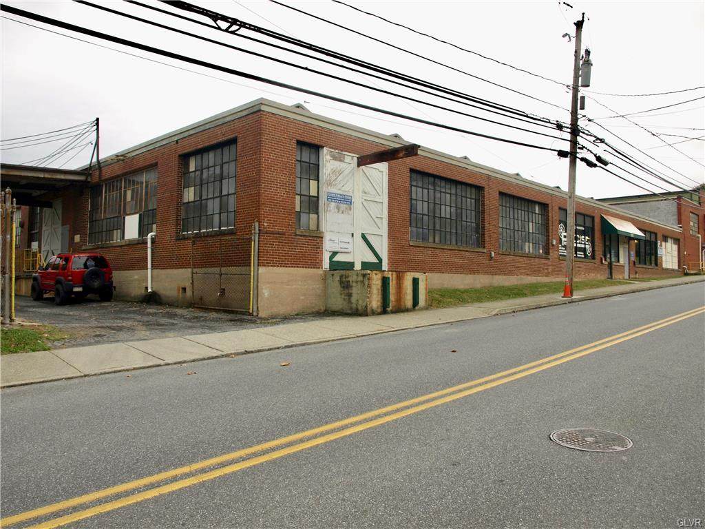 302 4th Street - Photo 1