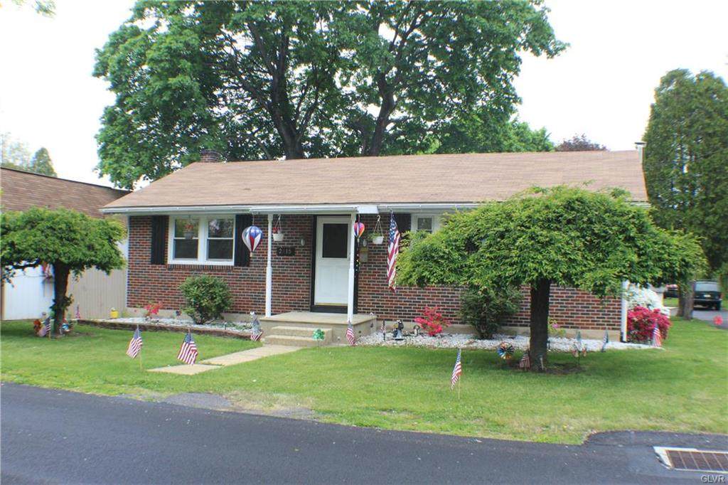 2015 Custer Street - Photo 1 2015 Custer Street - Photo 1