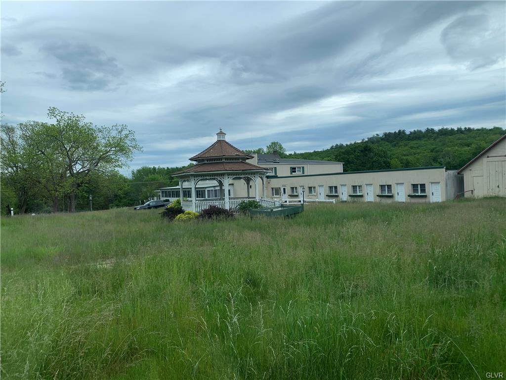 6000 Running Valley Road - Photo 1