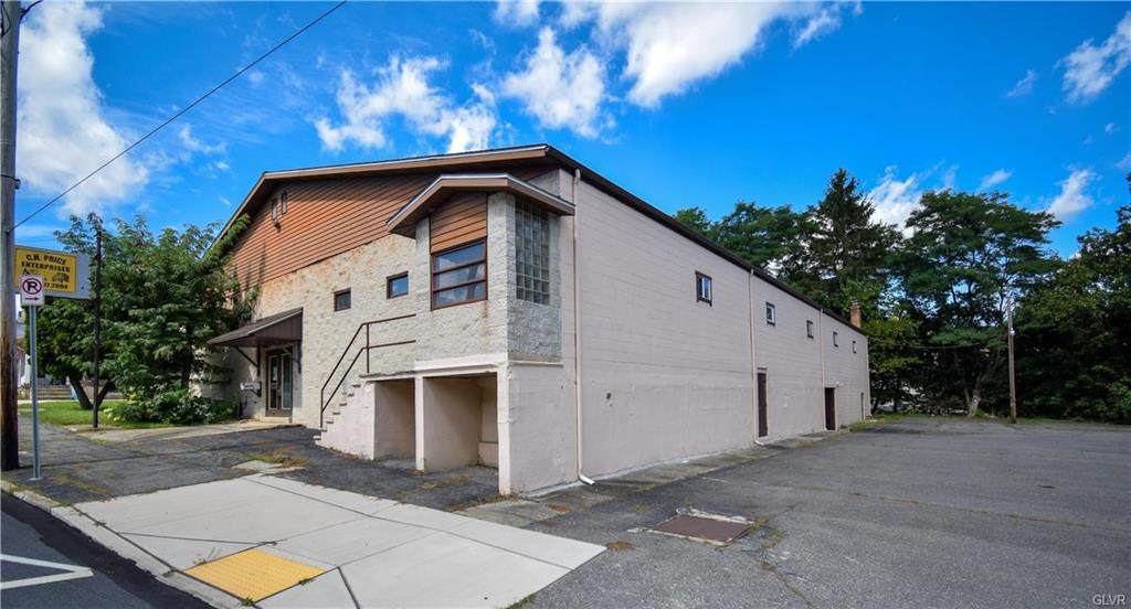 863 Patterson - Photo 1