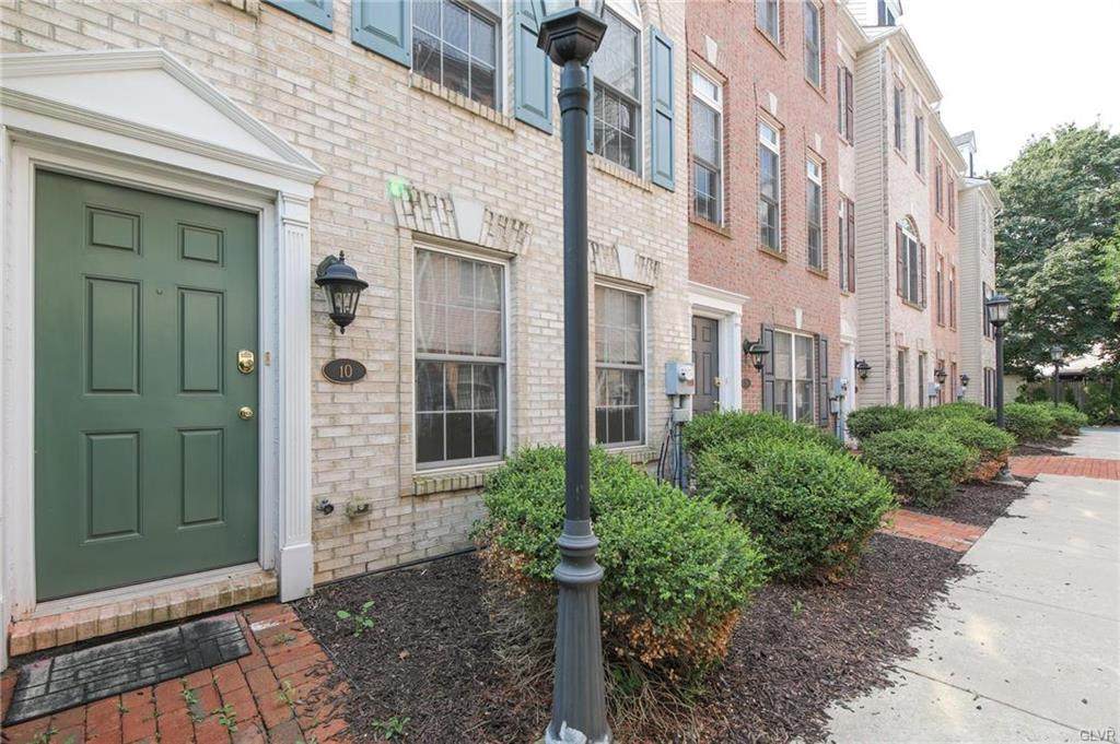 830 W Walnut Street - Photo 1