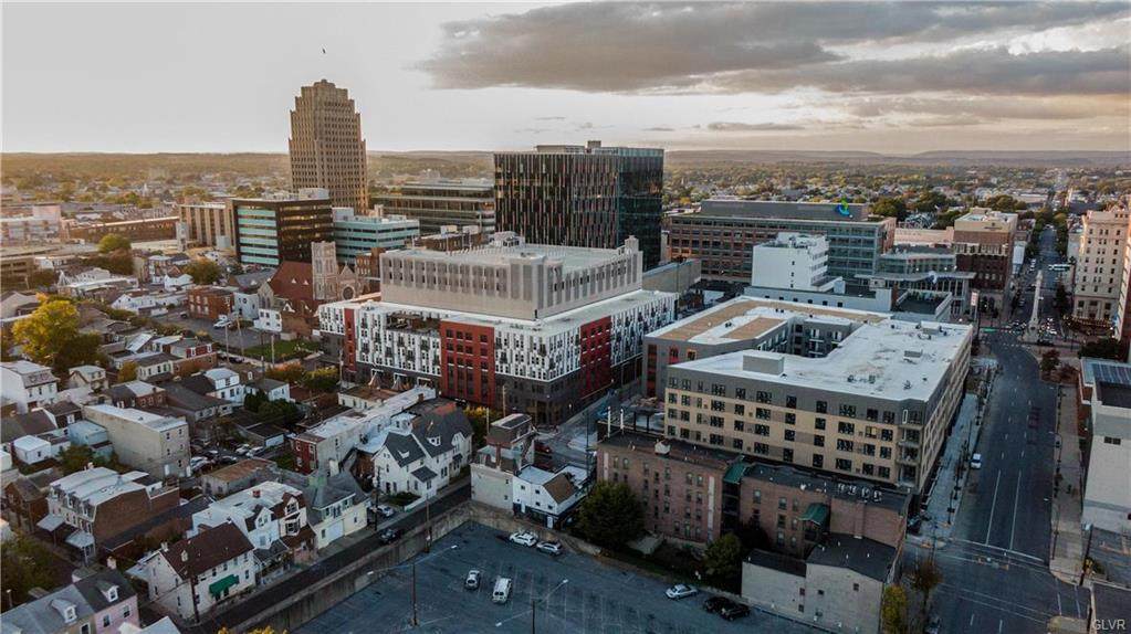 724 Walnut Street - Photo 1