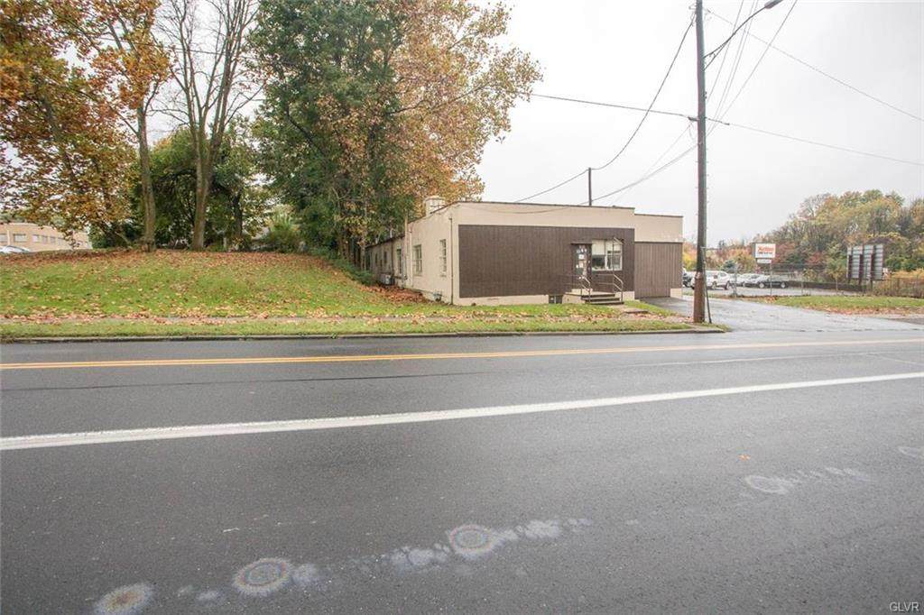 920 Pembroke Road - Photo 1