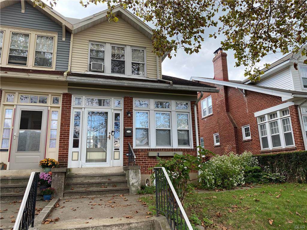 1022 Saint Elmo - Photo 1