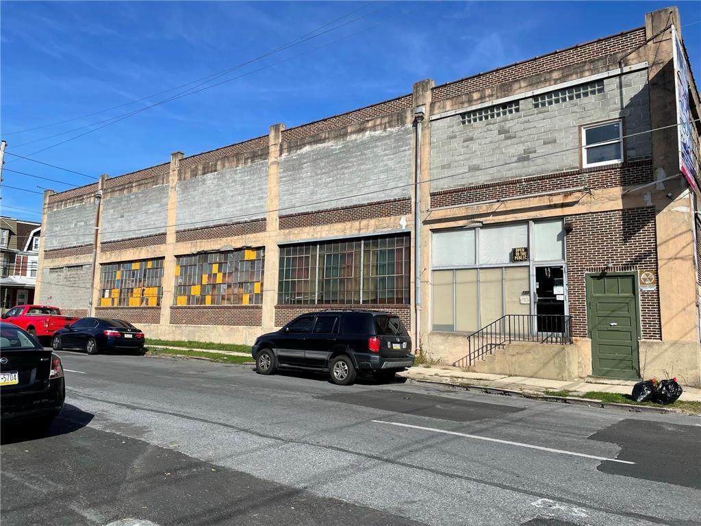 725 10th Street - Photo 1