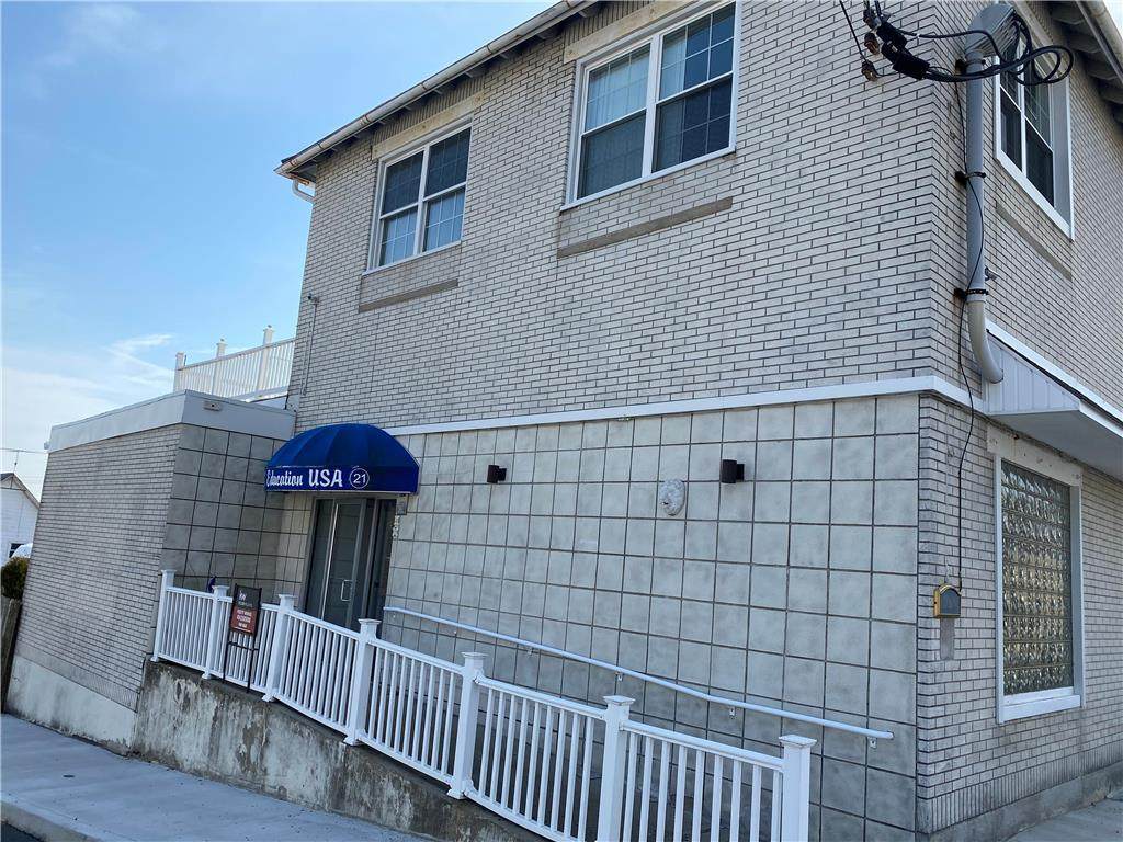 21 Lobb Avenue - Photo 1