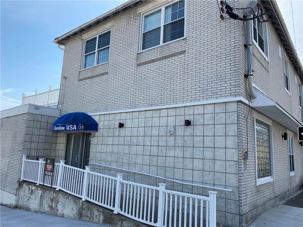 21 Lobb Avenue - Photo 1