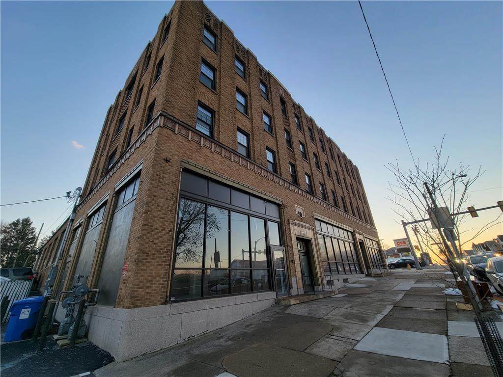 1458 Northampton Street - Photo 1