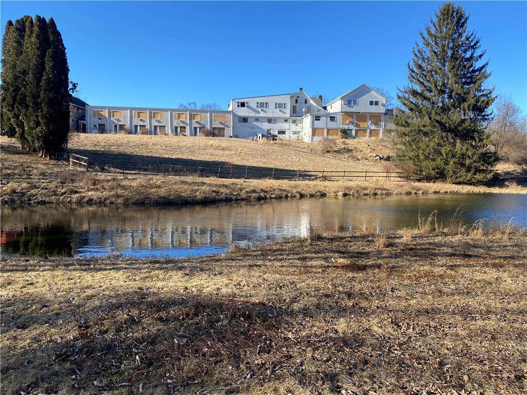 6000 Running Valley Road - Photo 1