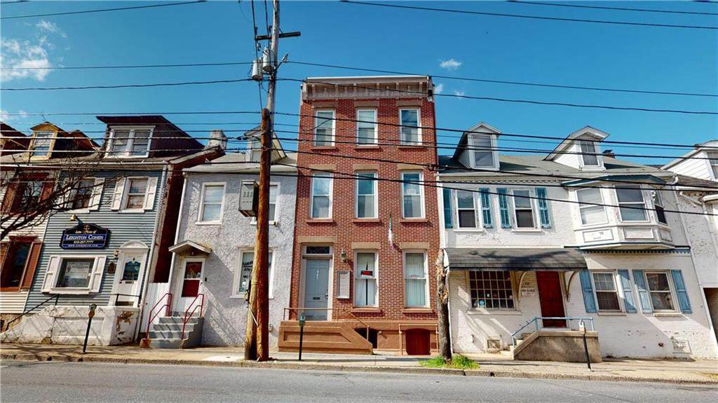 461 Linden Street - Photo 1