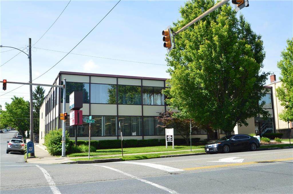 701 Broad Street - Photo 1