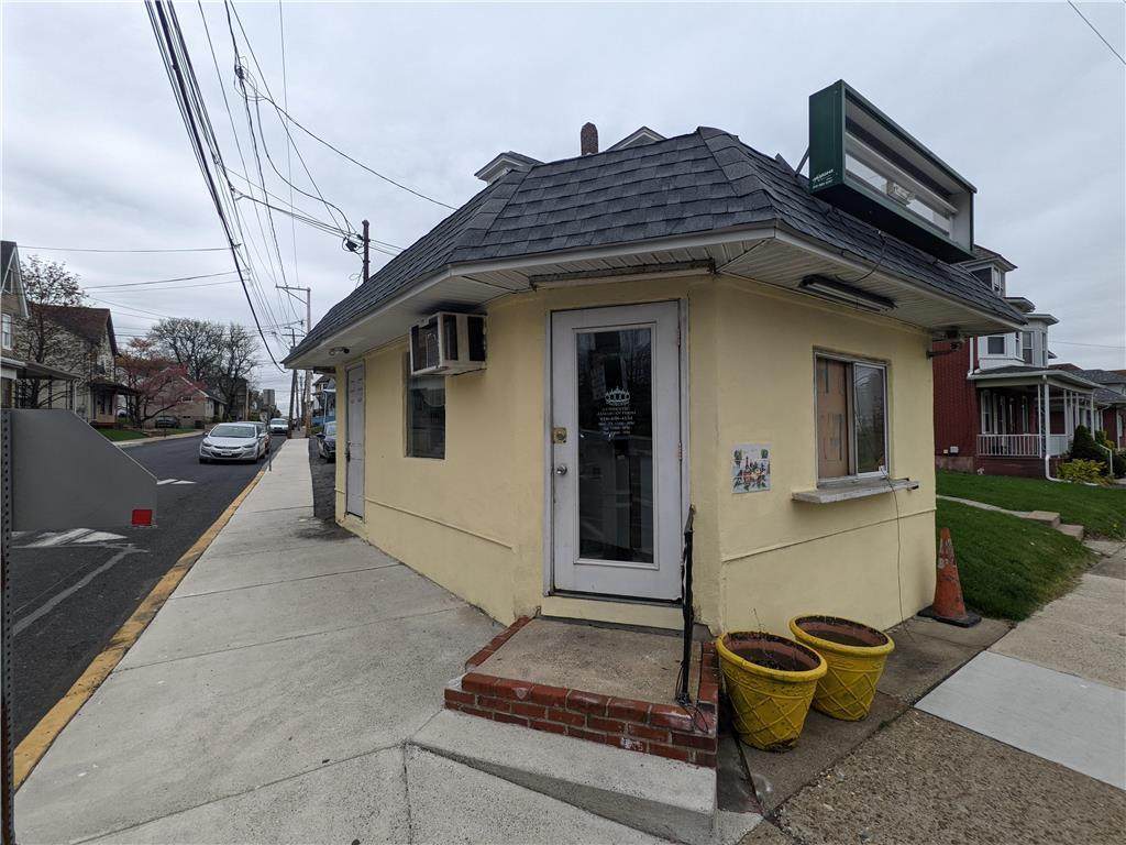 2300 Butler Street - Photo 1