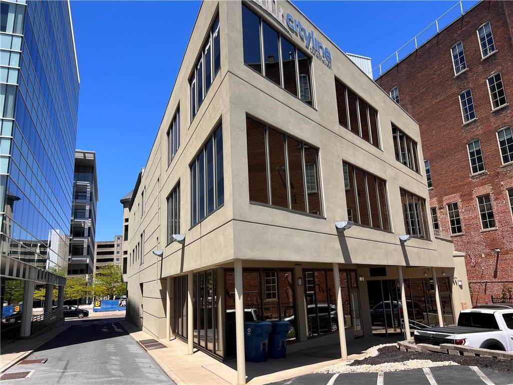 822 Hamilton - Photo 1