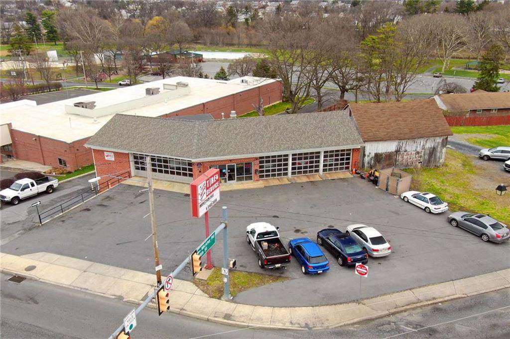 1095 Macarthur Boulevard - Photo 1