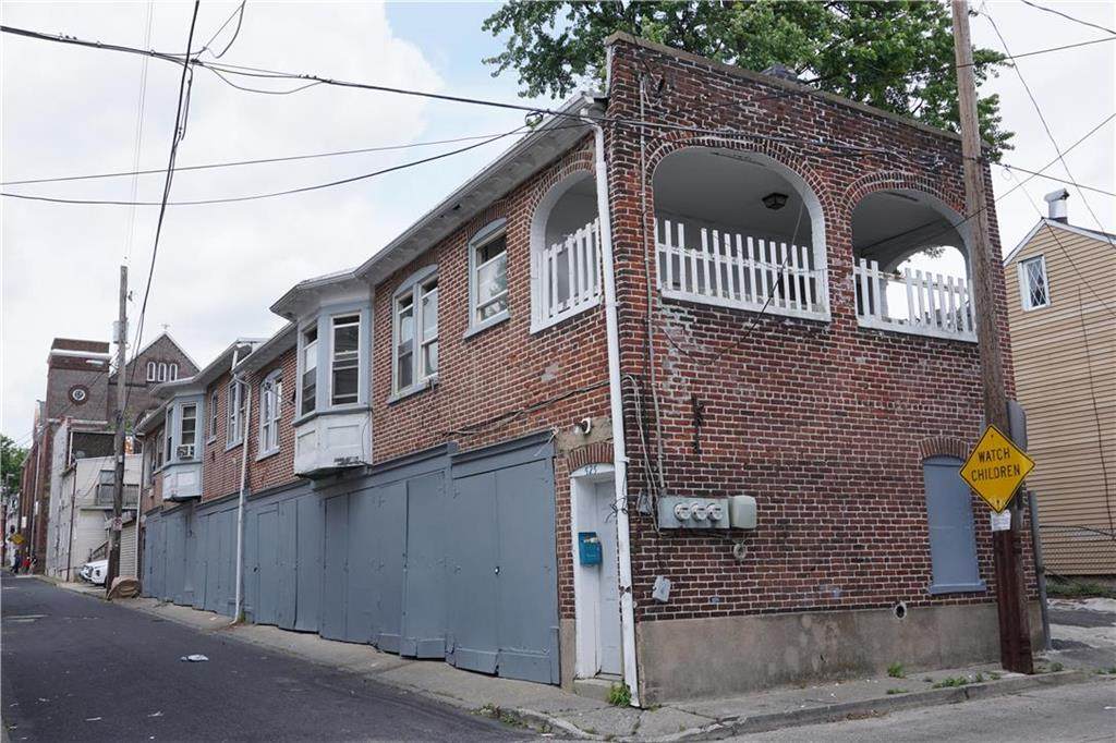 525 Oak Street - Photo 1