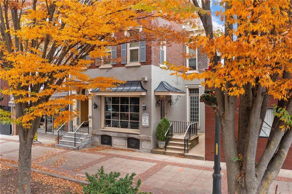 962 Hamilton Street - Photo 1