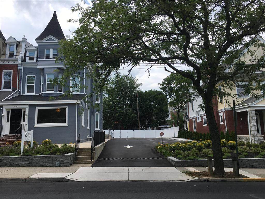 1129 Walnut Street - Photo 1