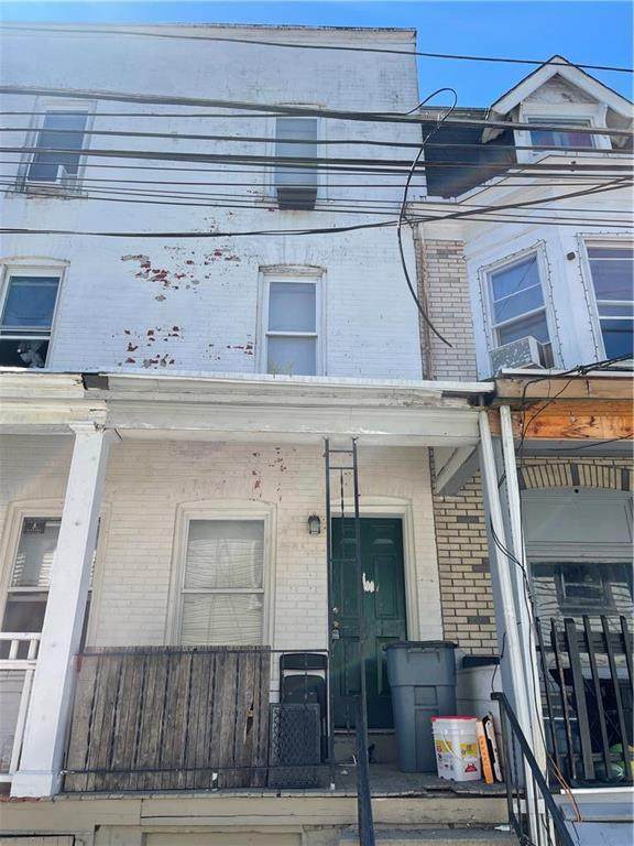 438 Hall Street - Photo 1