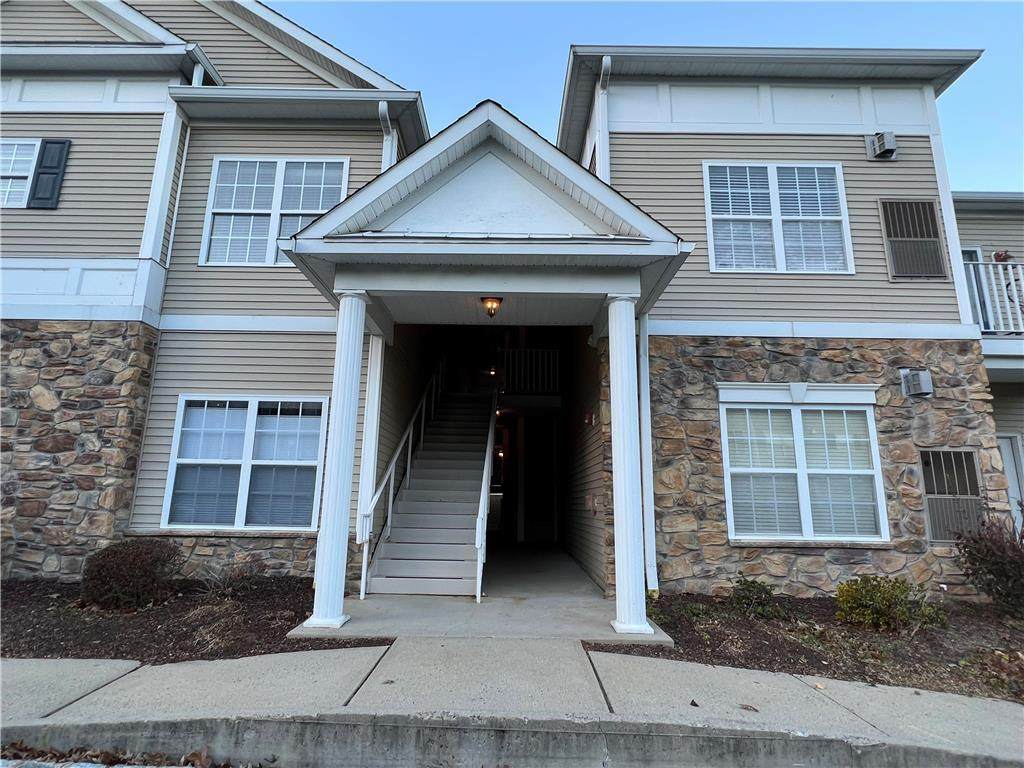 913 Eden Terrace - Photo 1
