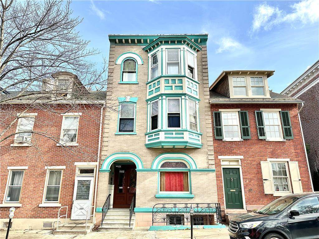 231 8Th Street - Photo 1